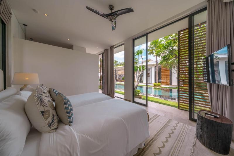 Villa Vida Mira - Elegant 4BR Beachside Villa in Canggu - image 15