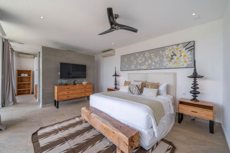 Villa Vida Mira - Elegant 4BR Beachside Villa in Canggu - image 4
