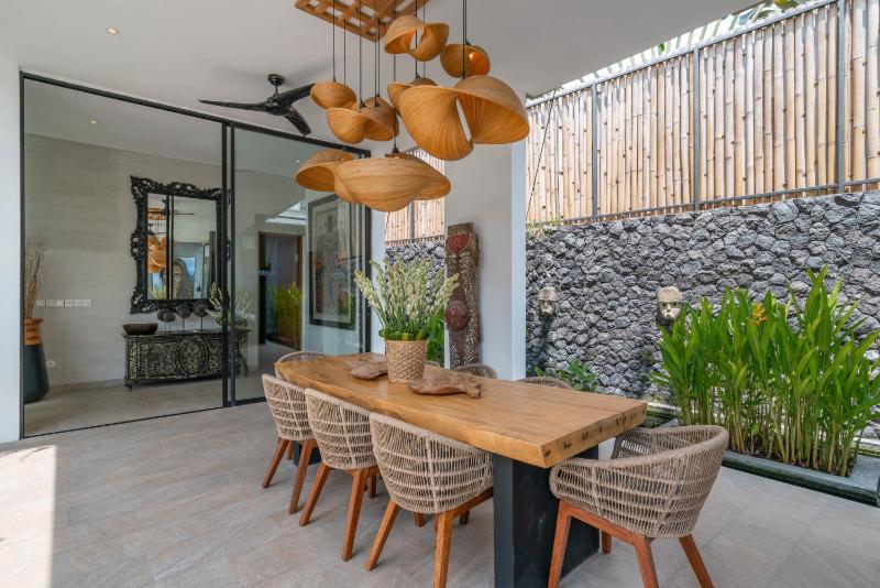 Villa Vida Mira - Elegant 4BR Beachside Villa in Canggu - image 42