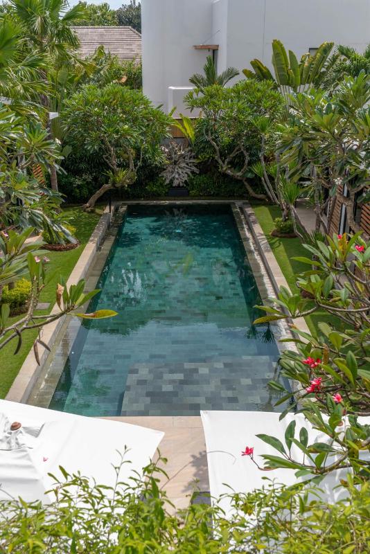 Villa Vida Mira - Elegant 4BR Beachside Villa in Canggu - image 10