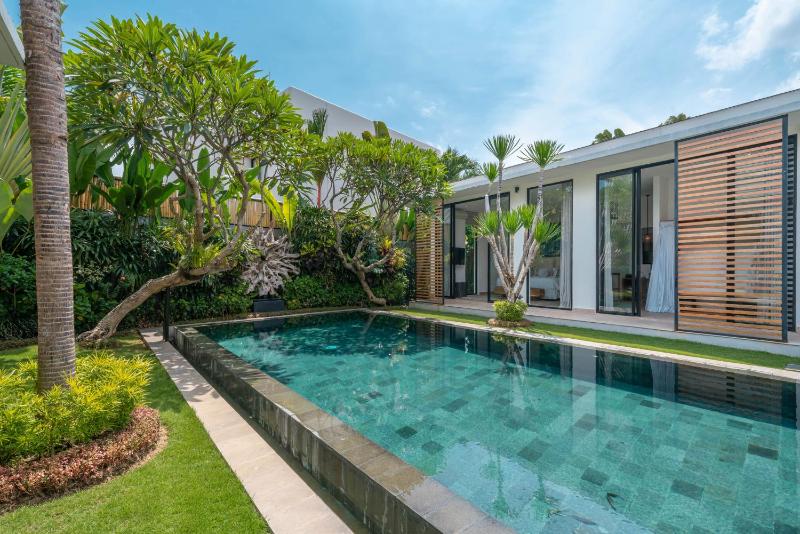 Villa Vida Mira - Elegant 4BR Beachside Villa in Canggu - image 30