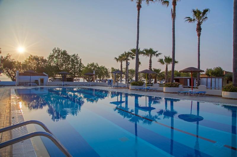 Atlantis Hotel - image 9