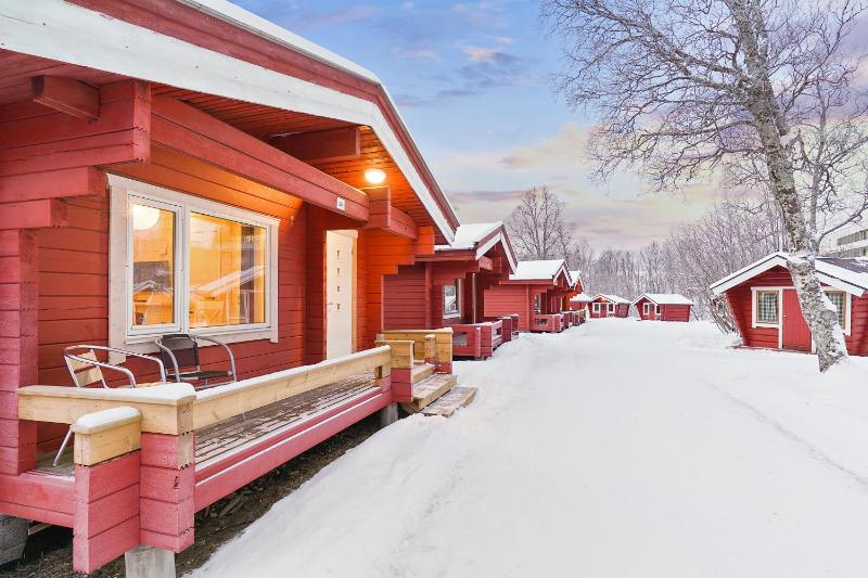 Traditional Cabin- Garden view image 3