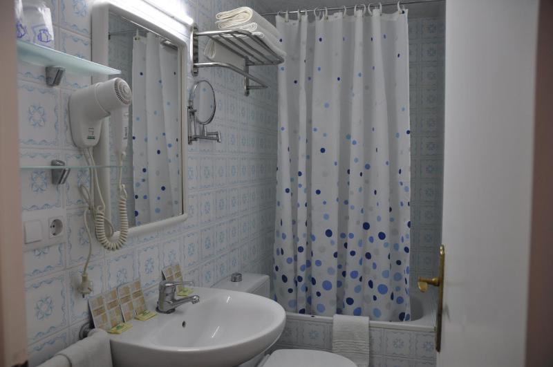 Budget Double or Twin Room image 2