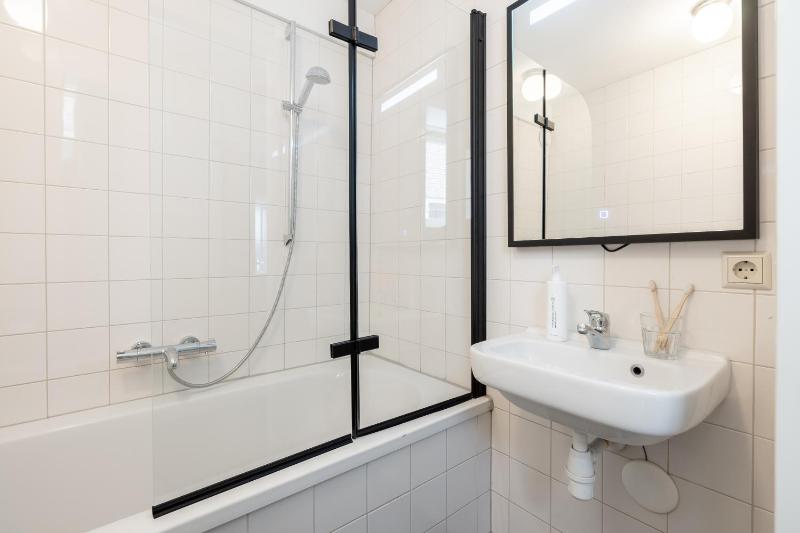 1 Bedroom Apartment image 2