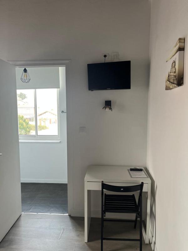 Standard Double Room image 4