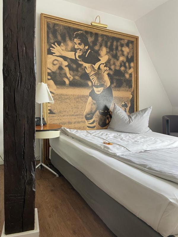 Standard Double Room image 3