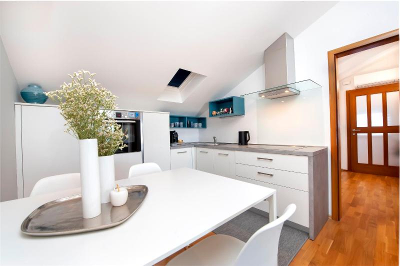 One-Bedroom Apartment with Balcony and Sea View image 1