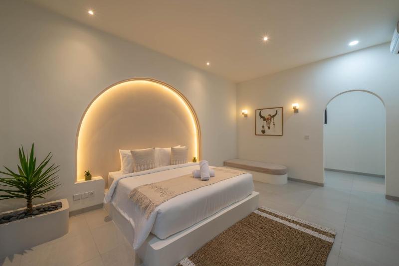 Villa Yuri - Stylish and Tropical Oasis 2BR Villa in Canggu - image 36