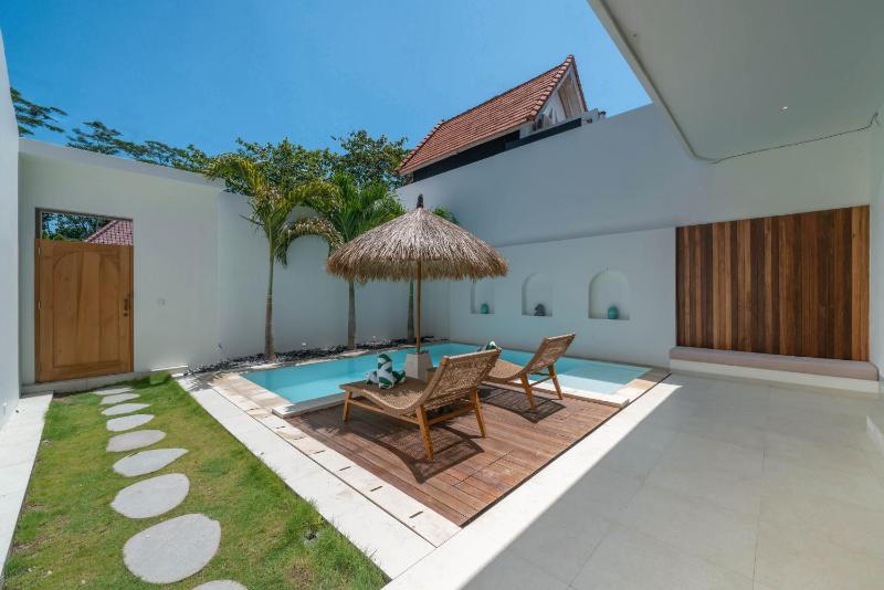 Villa Yuri - Stylish and Tropical Oasis 2BR Villa in Canggu - image 46