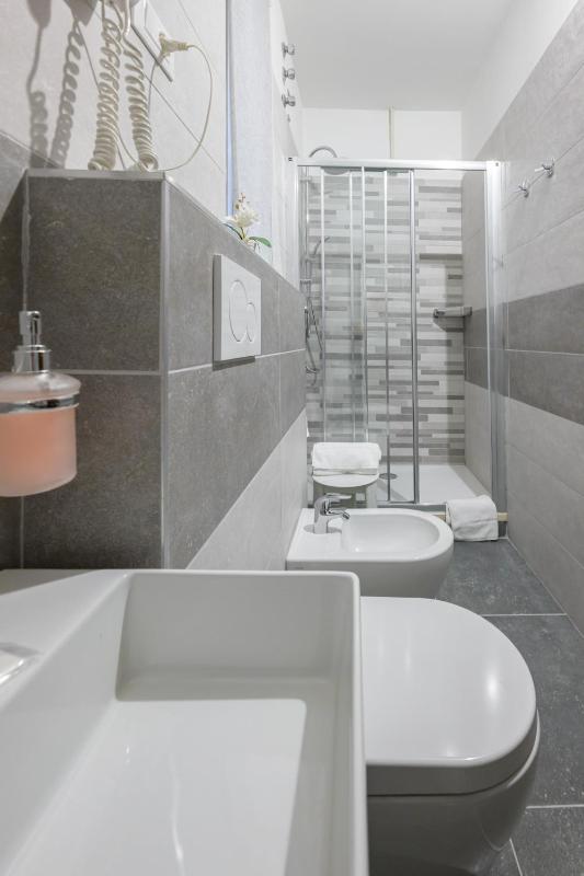 Single Room with Shared Bathroom image 1