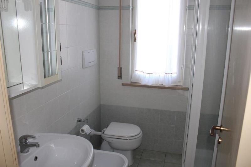 trilocale 100 mt mare con terrazza abitabile - image 7