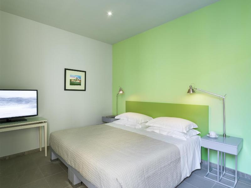 Deluxe Apartment image 2