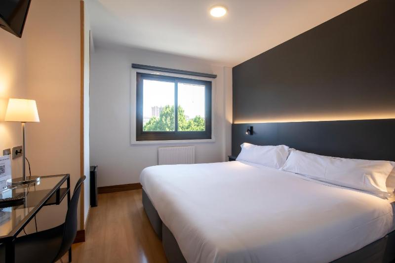 Double Room image 1