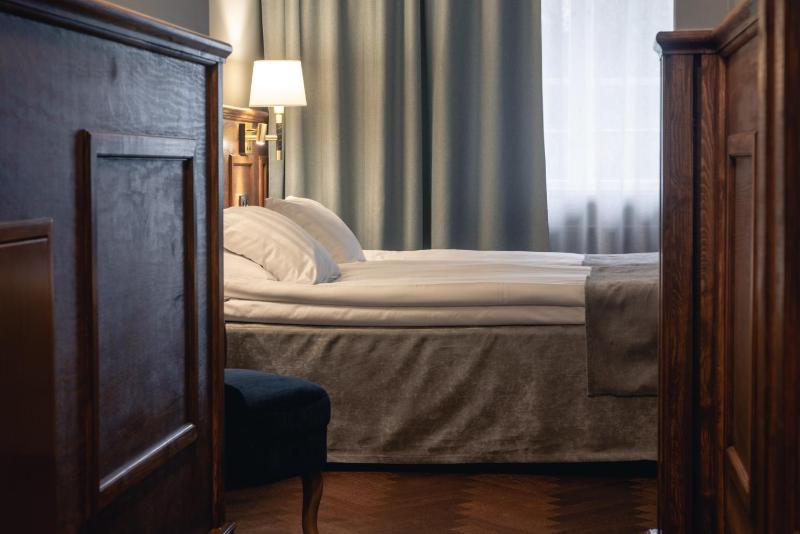 Standard Twin Room image 4