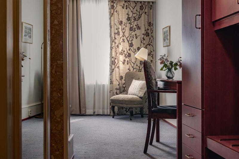 Standard Single Room image 3