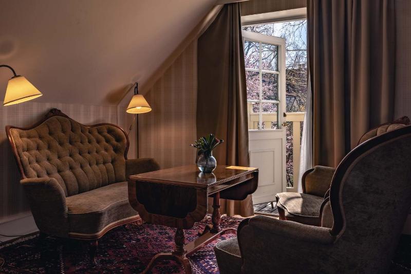 Superior Twin Room image 1