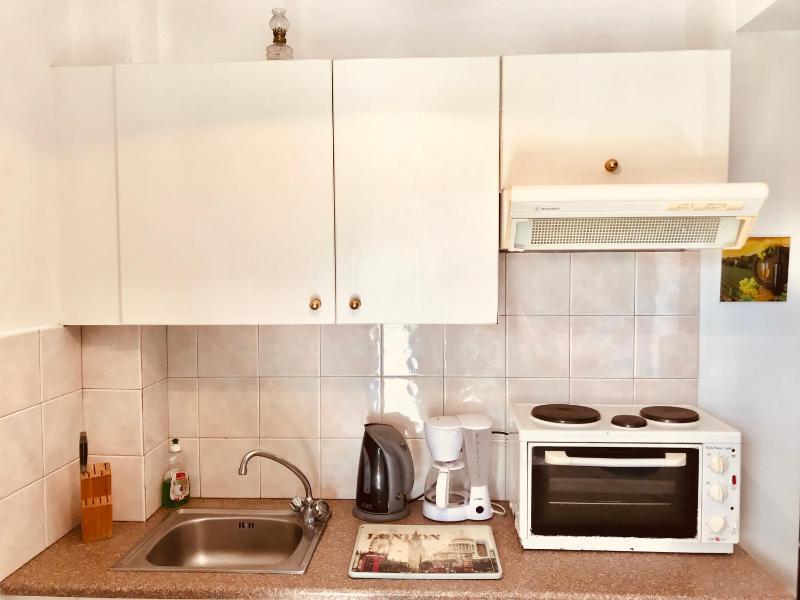 One-Bedroom Apartment image 4