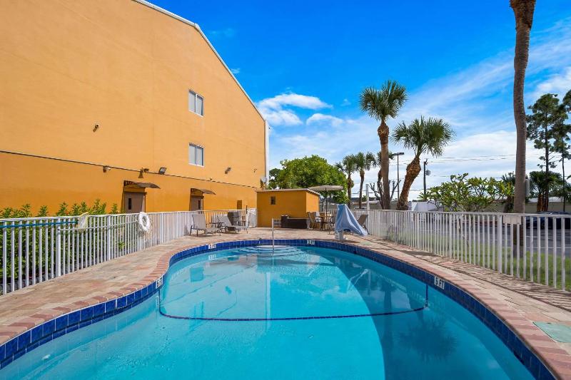 Quality Inn Sarasota I-75 - image 4