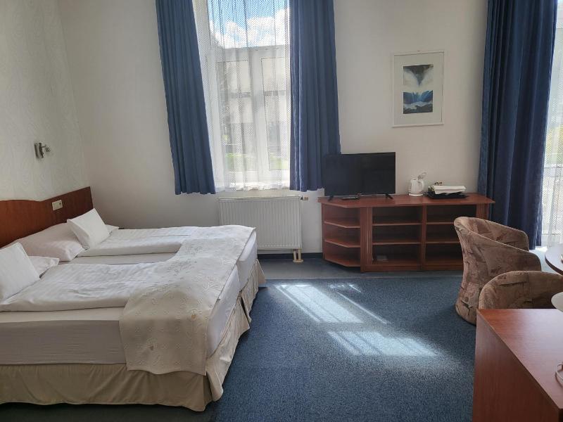 Double Room with Balcony (2 Adults + 1 Child) image 1