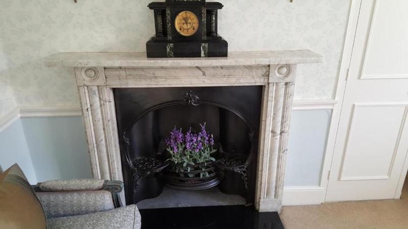 Deluxe Double Room with Bath image 4
