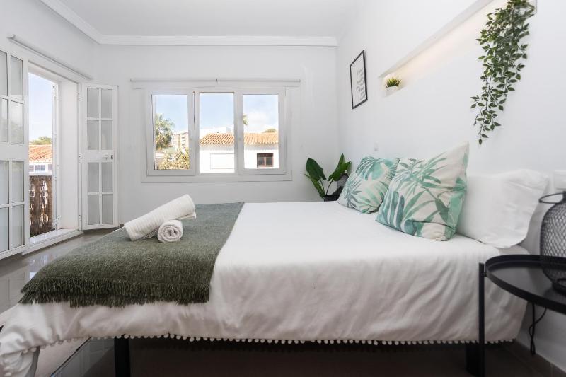 Double Room  with Shared Bathroom and Terrace image 4