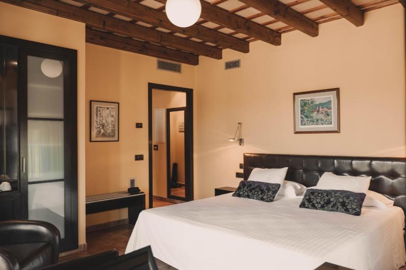 Triple Room image 1