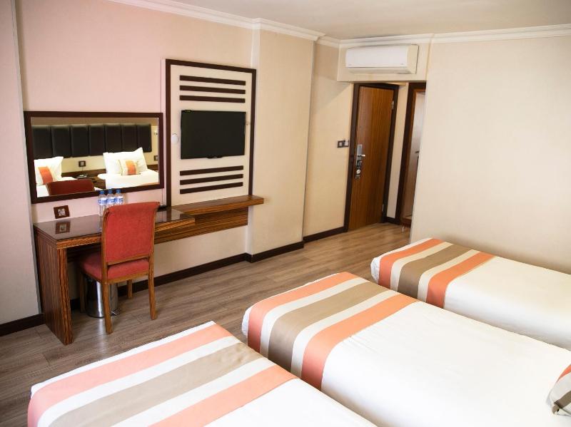 Triple Room image 3