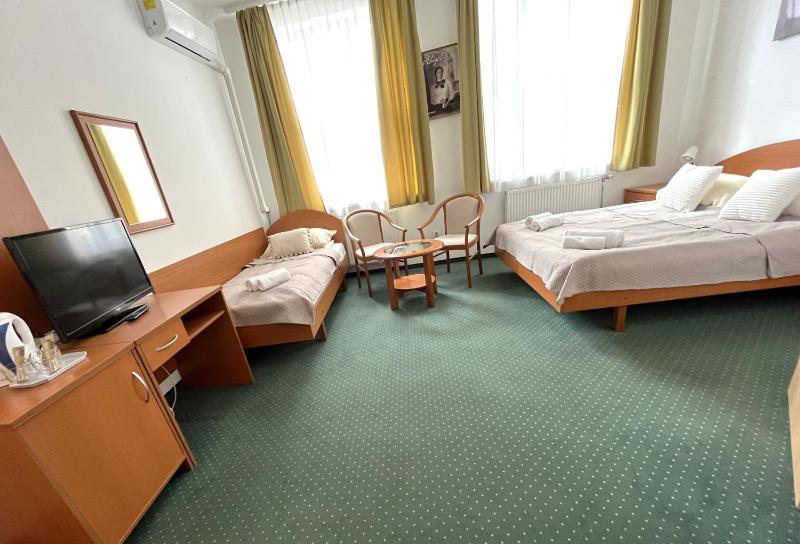 Triple Room image 4
