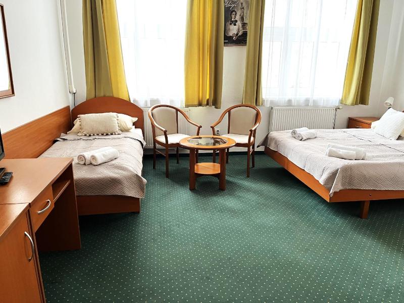 Triple Room image 3