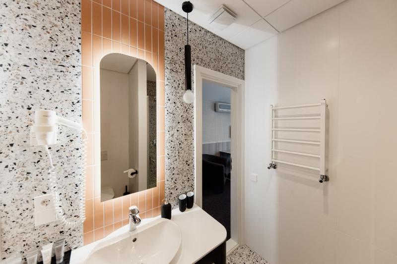 Double or Twin Room image 4