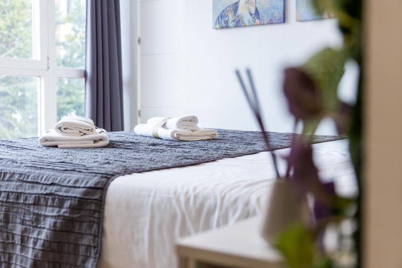 One-Bedroom Apartment image 3