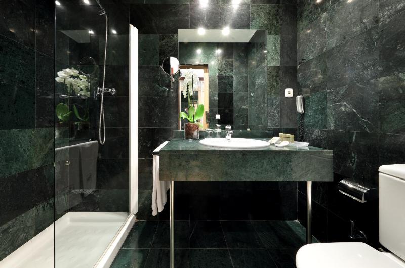 Triple Room image 1