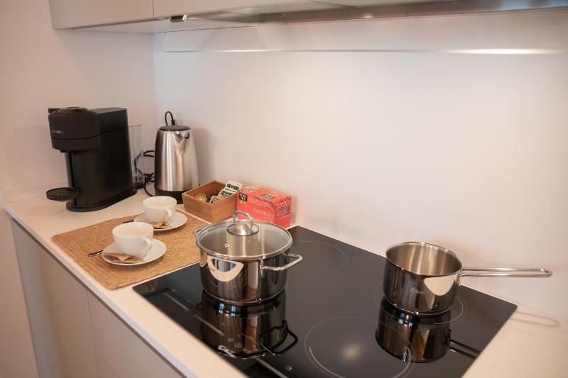 Romantic White Apartment - 5 minutes from the lake - image 23