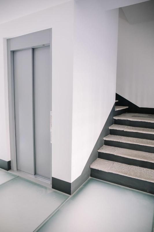 Romantic White Apartment - 5 minutes from the lake - image 4