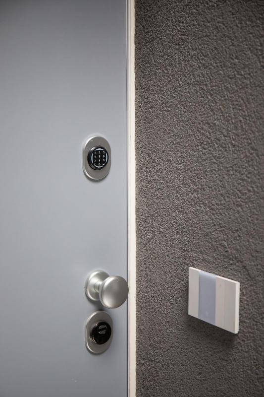 Stylish Grey Apartment - 5 minutes from the lake - image 10