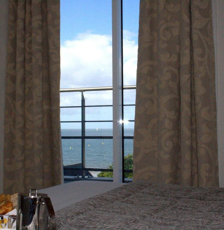 Junior Suite with Seaview or lateral Seaview image 2