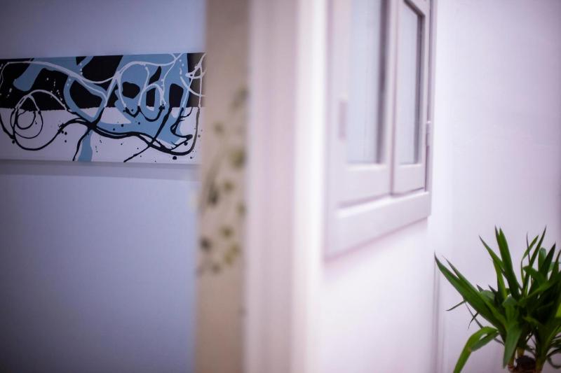 Single Room image 3