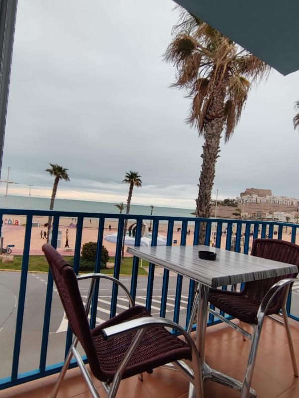 Double Room with Balcony and Sea View image 2