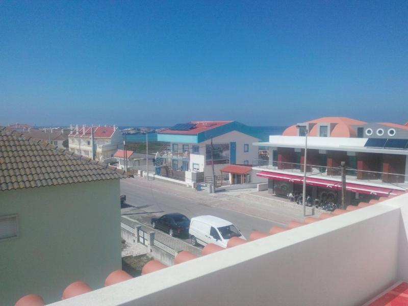 Family Room (2 Adults + 2 Children up to 14 Years Old) image 2