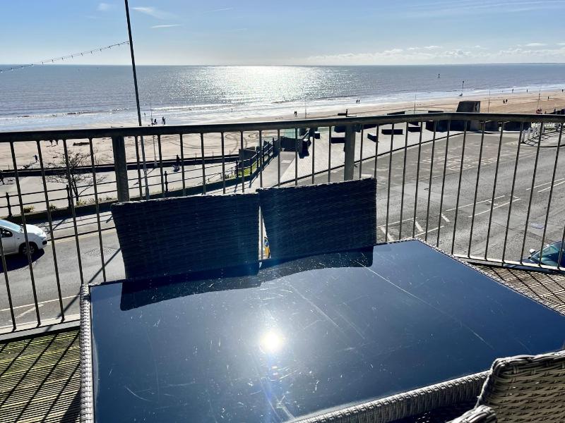 Apartment with Sea View image 1