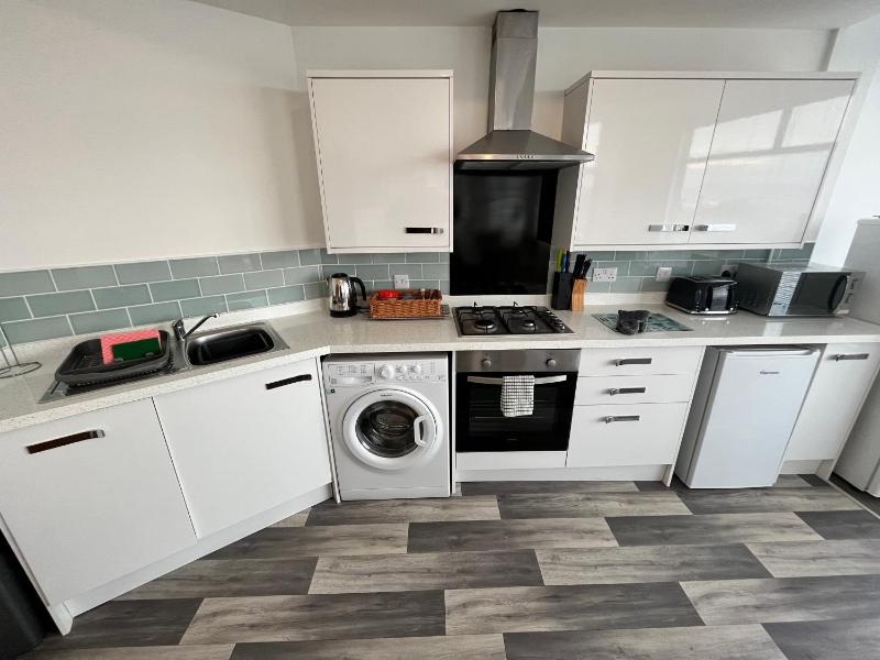 Three-Bedroom Apartment with Sea View image 4