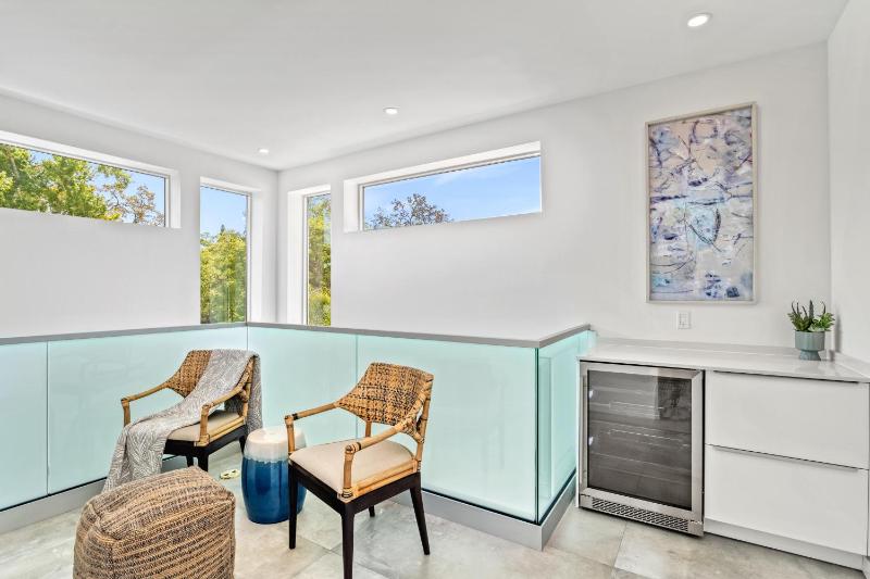 Tamiami Vice - Luxury Siesta Key Home with Heated Pool & Prime Location – Book Your Escape Today! - image 47