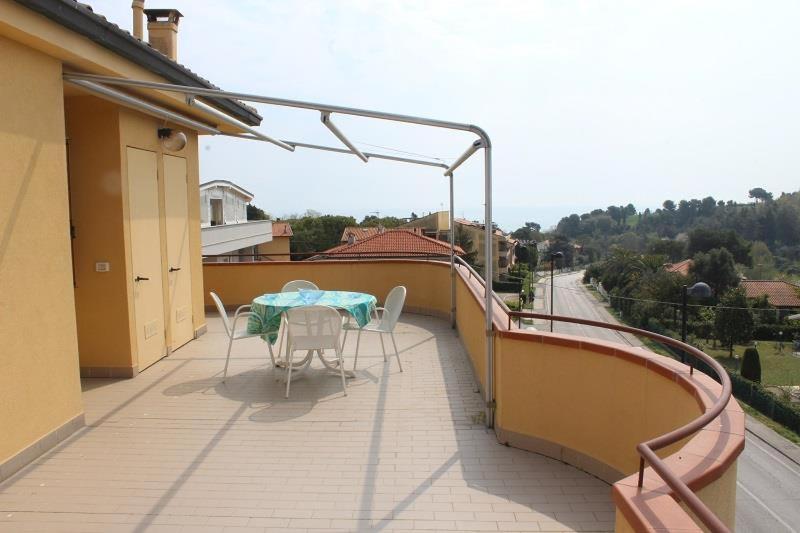 Numana 600 mt mare trilocale con ampia terrazza vista mare - image 5