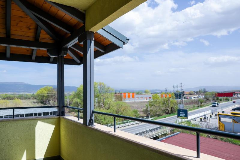 Deluxe Double Room with Balcony image 2