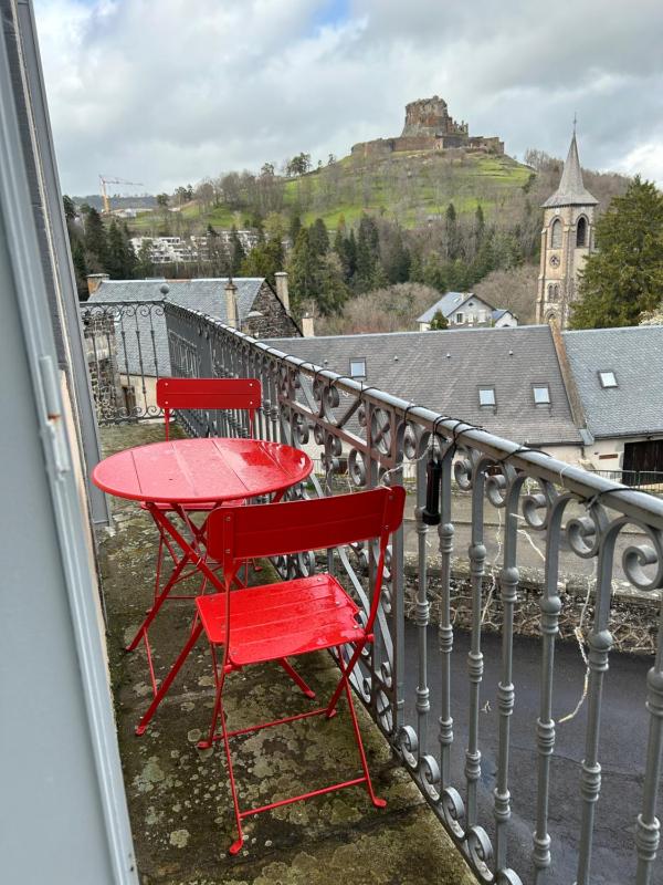 Double Room with Balcony image 3