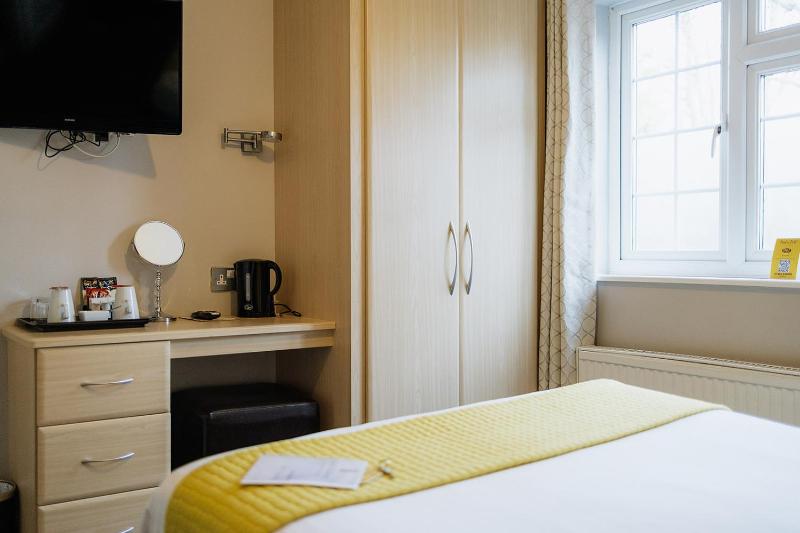 Double Room image 4