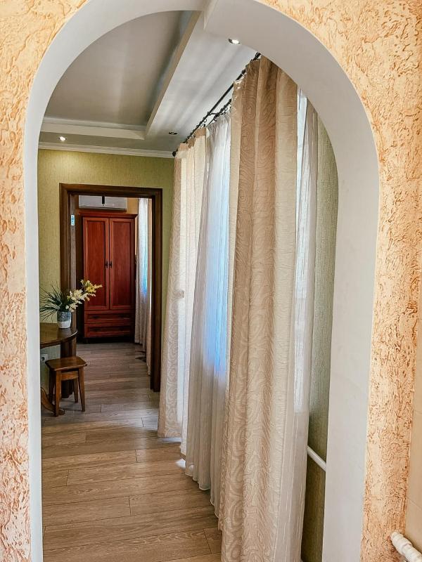 One-Bedroom Apartment image 4