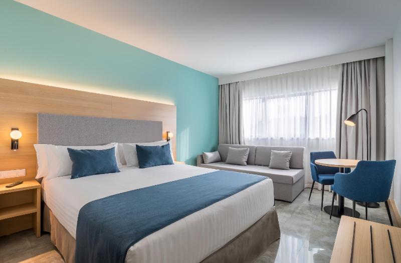 Superior Double Room image 1