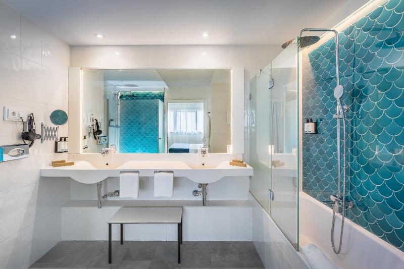 Triple Room image 2